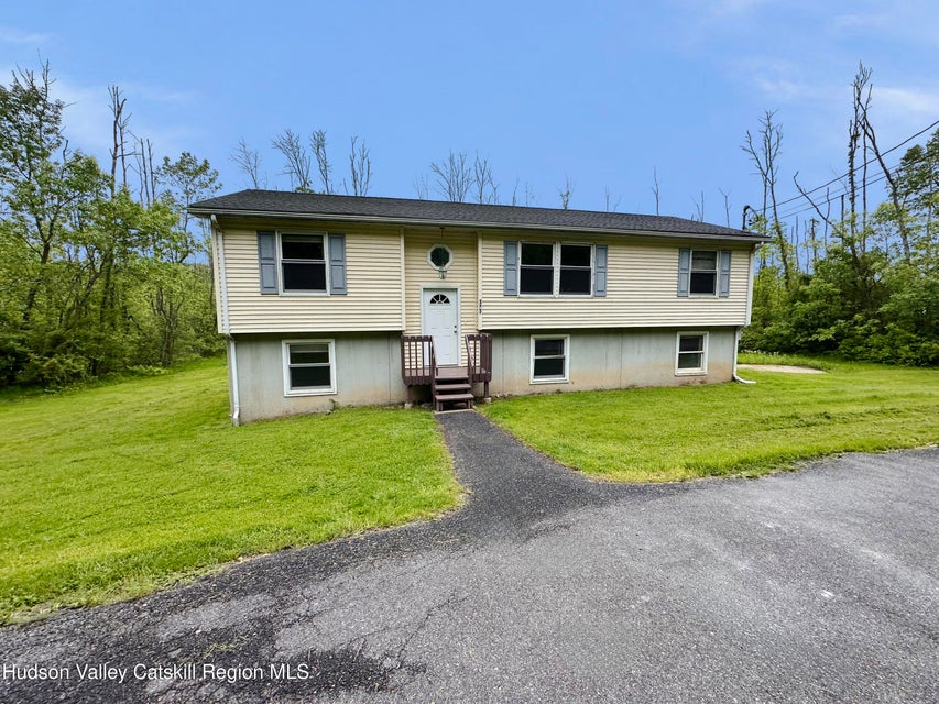 Minutes to the Village of Saugerties