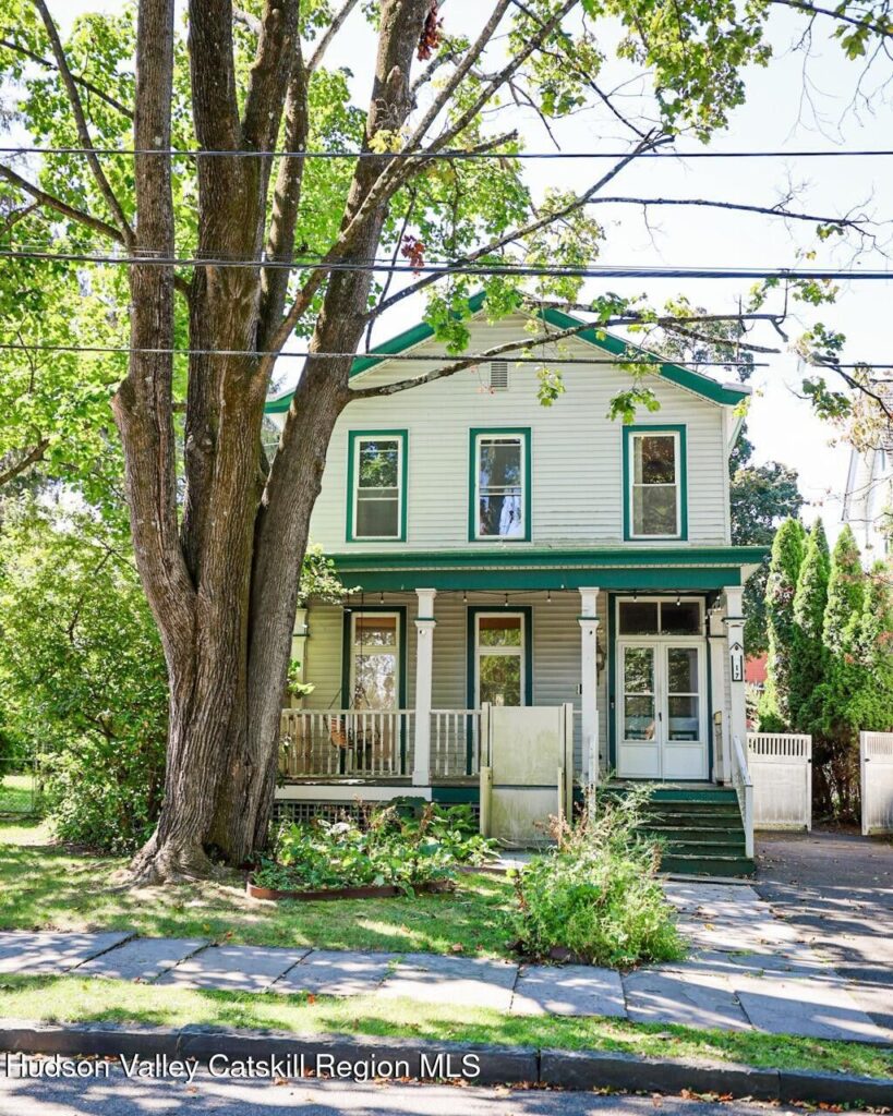 17 Johnston Avenue